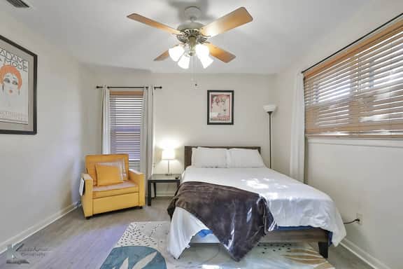 Ivy Lodge (Sleeps 8 | 5 Tvs)