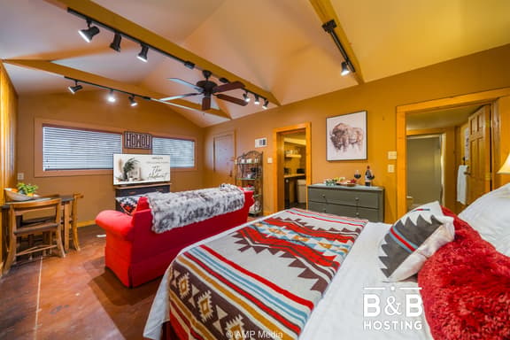 The Hideout - A Sayles Ranch Guesthouse
